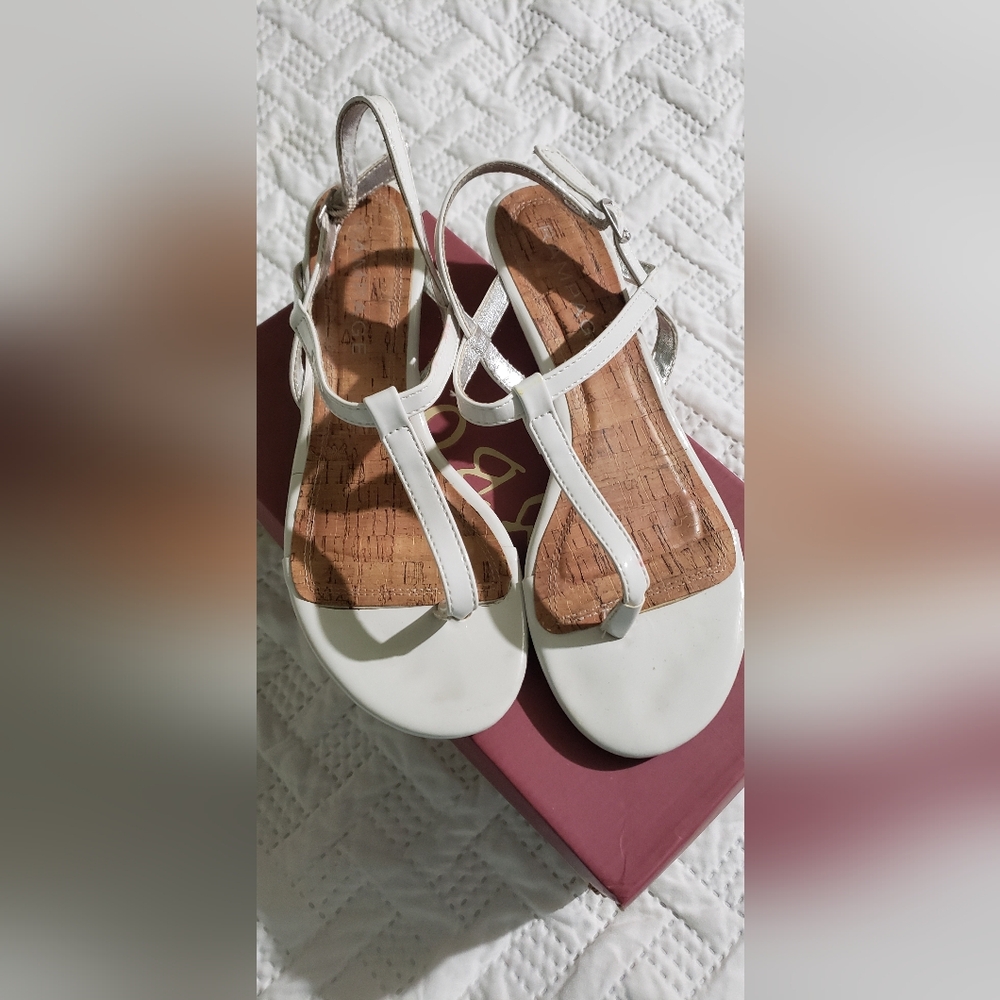 White sandles size 7.5